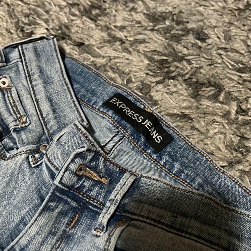 Express Jeans - Picture 2 of 5